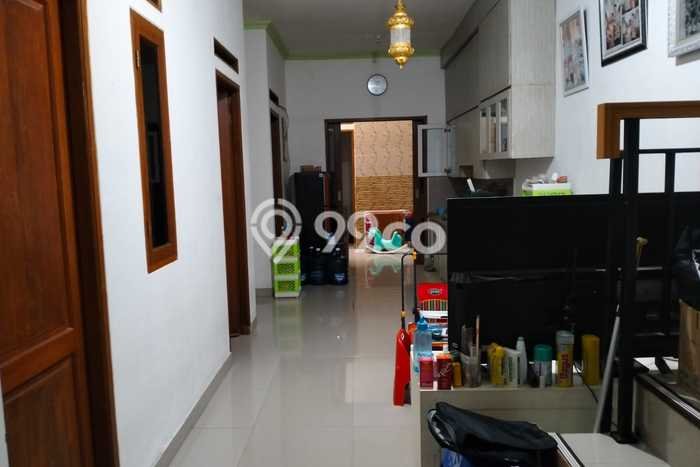 Rumah Luas Asri 3 KT Siap Pakai di Joglo Jakarta Barat Rumah Luas Asri 3 KT Siap Pakai di Joglo Jakarta Barat