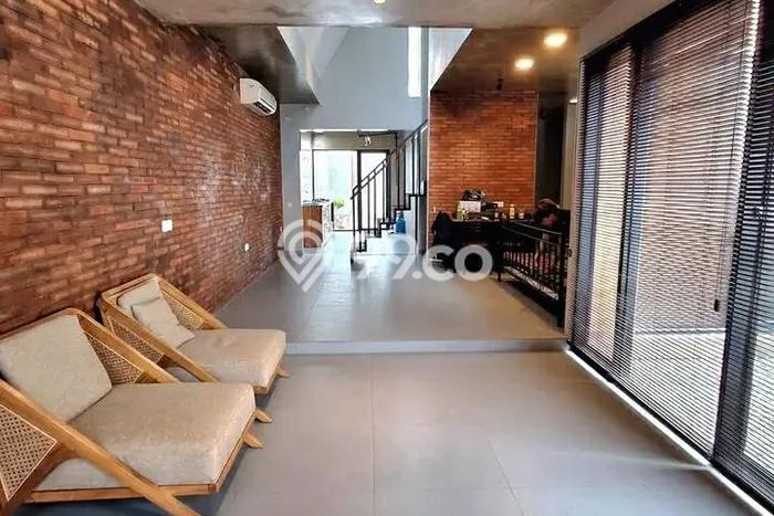 Rumah Mewah LB 95m2 Siap Pakai Desain Elegan di Bintaro, Tangerang Selatan Rumah Mewah LB 95m2 Siap Pakai Desain Elegan di Bintaro, Tangerang Selatan