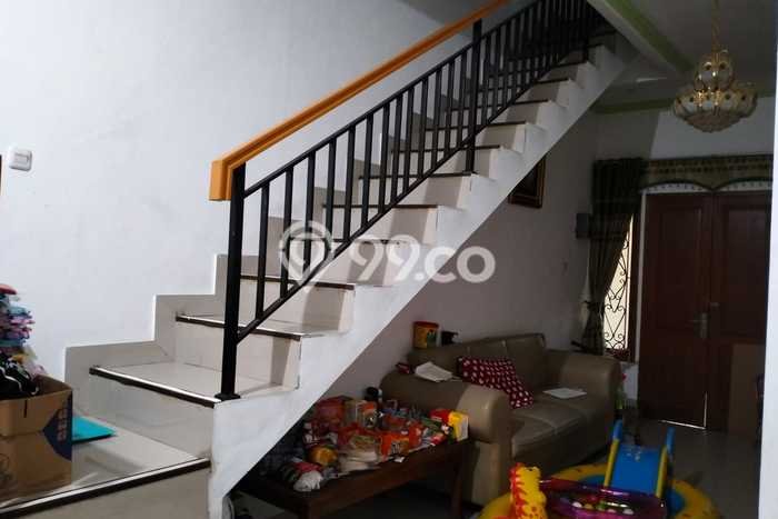 Rumah Luas Asri 3 KT Siap Pakai di Joglo Jakarta Barat Rumah Luas Asri 3 KT Siap Pakai di Joglo Jakarta Barat