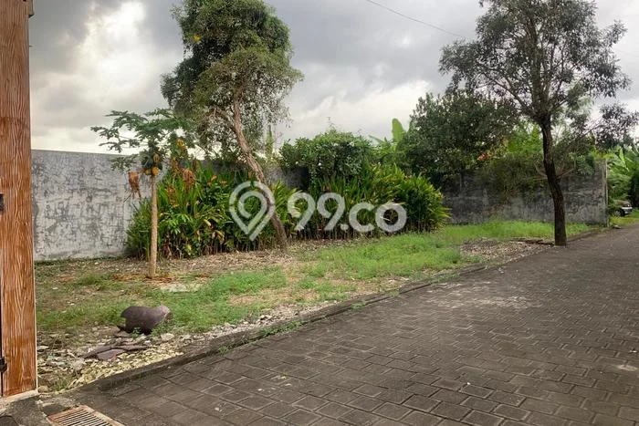 Dijual Tanah Lokasi Strategis di Kediri, Luas 200m², Akses Transportasi Dijual Tanah Lokasi Strategis di Kediri, Luas 200m², Akses Transportasi