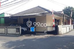 For Sale! Premium House LT 233m2 Desain Elegan di Ampera For Sale! Premium House LT 233m2 Desain Elegan di Ampera