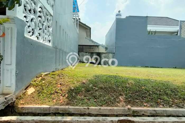 Lahan Dijual Lokasi Strategis di Tangerang Selatan dengan Luas 180m2 Lahan Dijual Lokasi Strategis di Tangerang Selatan dengan Luas 180m2