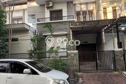 SPECIAL PRICE! Rumah di Surabaya Kota, 3 KT, Akses Mudah Pusat Kota, LT 187m2m² Bangunan 187m2m² SPECIAL PRICE! Rumah di Surabaya Kota, 3 KT, Akses Mudah Pusat Kota, LT 187m2m² Bangunan 187m2m²