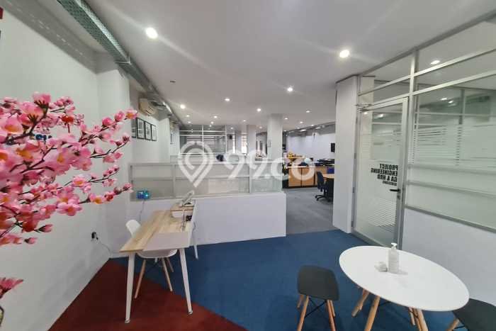 Dijual Kantor Area Bisnis di Surabaya Kota, Luas 1010m2m², Jalan Raya Dijual Kantor Area Bisnis di Surabaya Kota, Luas 1010m2m², Jalan Raya