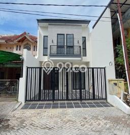 For Sale Hunian Rumah Terawat 4 Kamar di Pakuwon City, Surabaya For Sale Hunian Rumah Terawat 4 Kamar di Pakuwon City, Surabaya