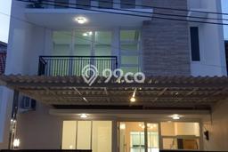 Rumah Minimalis 3 KT LT 91m2 di Pakuwon City Rumah Minimalis 3 KT LT 91m2 di Pakuwon City