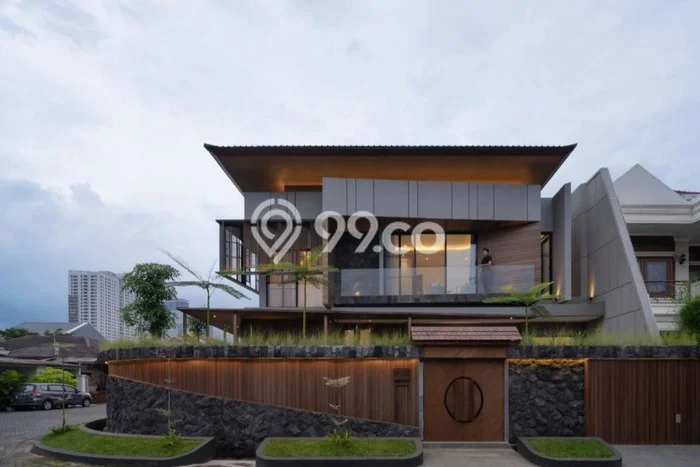 Rumah Luxury Modern Tanpa Renovasi di Manyar Surabaya Rumah Luxury Modern Tanpa Renovasi di Manyar Surabaya