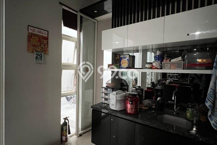 For Sale! Luxury House LT 216m2 Desain Modern di Pakuwon City For Sale! Luxury House LT 216m2 Desain Modern di Pakuwon City