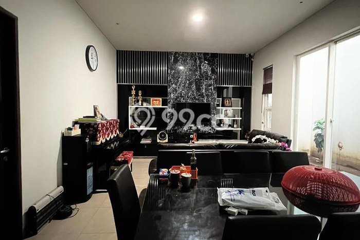 For Sale! Luxury House LT 216m2 Desain Modern di Pakuwon City For Sale! Luxury House LT 216m2 Desain Modern di Pakuwon City