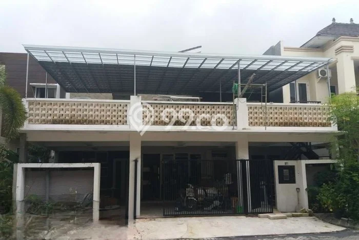 For Sale! Luxury House LT 247m2 Desain Modern di Mulyosari For Sale! Luxury House LT 247m2 Desain Modern di Mulyosari
