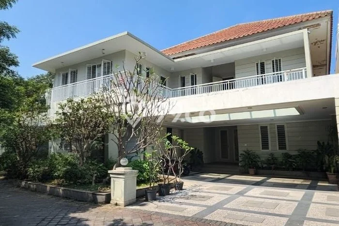 Sewa Rumah Mewah LT 375m2 / LB 700m2 di Sukolilo, Surabaya Sewa Rumah Mewah LT 375m2 / LB 700m2 di Sukolilo, Surabaya