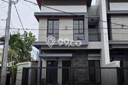 Rumah Luxury Modern Tanpa Renovasi di Manyar Surabaya Rumah Luxury Modern Tanpa Renovasi di Manyar Surabaya