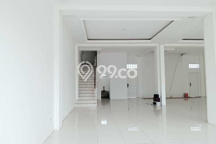 Ruko Area Niaga Kawasan Pasar Rebo, Luas 850m2m², Siap Operasi Ruko Area Niaga Kawasan Pasar Rebo, Luas 850m2m², Siap Operasi