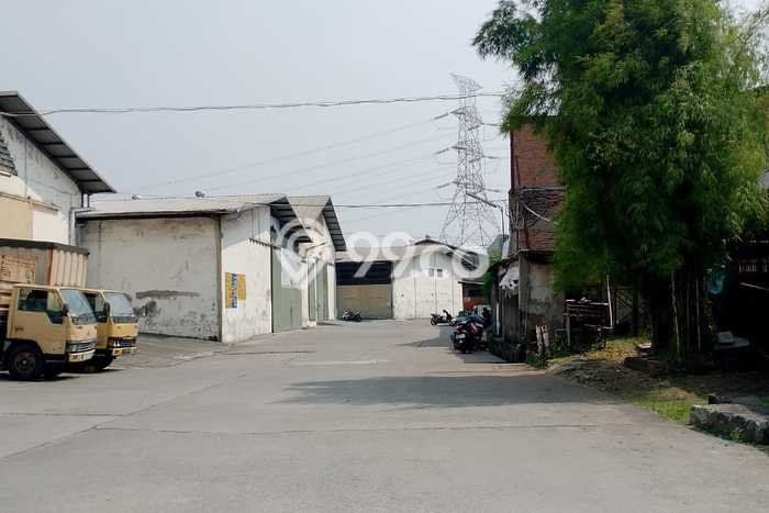 Unit Gudang Disewa Lokasi Tambun Utara, Bekasi Spesifikasi Luas Bangunan 1200m2 Unit Gudang Disewa Lokasi Tambun Utara, Bekasi Spesifikasi Luas Bangunan 1200m2