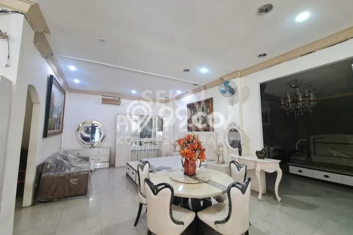 Area Strategis! Disewakan Ruko Lokasi Marpoyan Damai, Pekanbaru Cocok untuk Bisnis Area Strategis! Disewakan Ruko Lokasi Marpoyan Damai, Pekanbaru Cocok untuk Bisnis