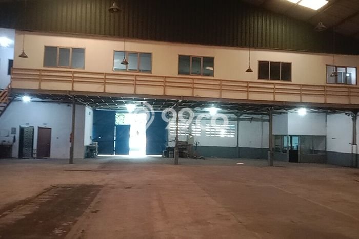 Gudang Lokasi Premium di Cikarang, Luas 900m2m², Siap Usaha Gudang Lokasi Premium di Cikarang, Luas 900m2m², Siap Usaha
