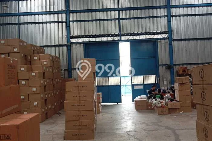 KAWASAN BISNIS! Gudang di Cengkareng, Luas 828m², Akses Raya KAWASAN BISNIS! Gudang di Cengkareng, Luas 828m², Akses Raya