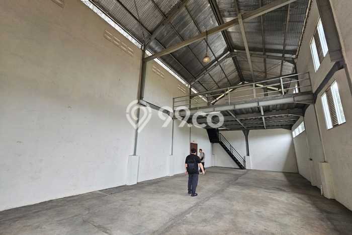 Gudang Disewa di Bekasi dengan LB 200m2 Area Komersial Ramai Gudang Disewa di Bekasi dengan LB 200m2 Area Komersial Ramai