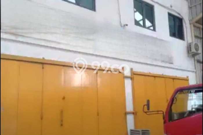 Gudang Kawasan Cibinong, Luas 1400m², Area Komersial, Siap Operasi Gudang Kawasan Cibinong, Luas 1400m², Area Komersial, Siap Operasi