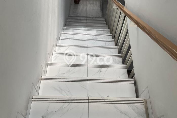 Dijual Rumah 4 Kamar Lokasi Ideal Bagus dan Strategis di Cimahi Tengah Dijual Rumah 4 Kamar Lokasi Ideal Bagus dan Strategis di Cimahi Tengah