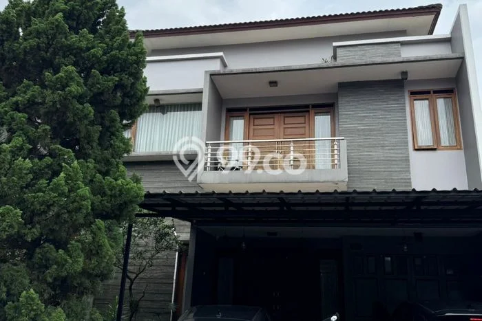 Siap Huni Hunian Elit 4 Kamar di Bojongloa Kidul Dekat ke Mana Pun Siap Huni Hunian Elit 4 Kamar di Bojongloa Kidul Dekat ke Mana Pun