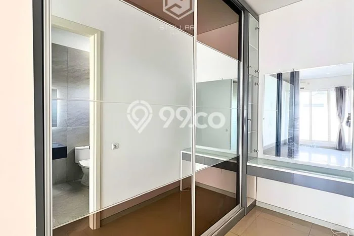 Rumah Elit Modern Tanpa Renovasi di Wisata Bukit Mas Surabaya Rumah Elit Modern Tanpa Renovasi di Wisata Bukit Mas Surabaya