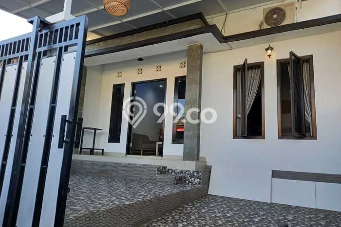BEST DEAL! Rumah di , 1 KM, Akses Mudah Pusat Kota, Luas 80m2m² Bangunan 70m2m² BEST DEAL! Rumah di , 1 KM, Akses Mudah Pusat Kota, Luas 80m2m² Bangunan 70m2m²