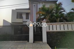 Ready to Use! Premium House LT 455m2 Desain Modern di Kemang Pratama Ready to Use! Premium House LT 455m2 Desain Modern di Kemang Pratama