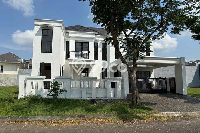 Rumah Siap Pakai area Wiyung, Surabaya, Luas 450m2m² LB 550m2m² Rumah Siap Pakai area Wiyung, Surabaya, Luas 450m2m² LB 550m2m²