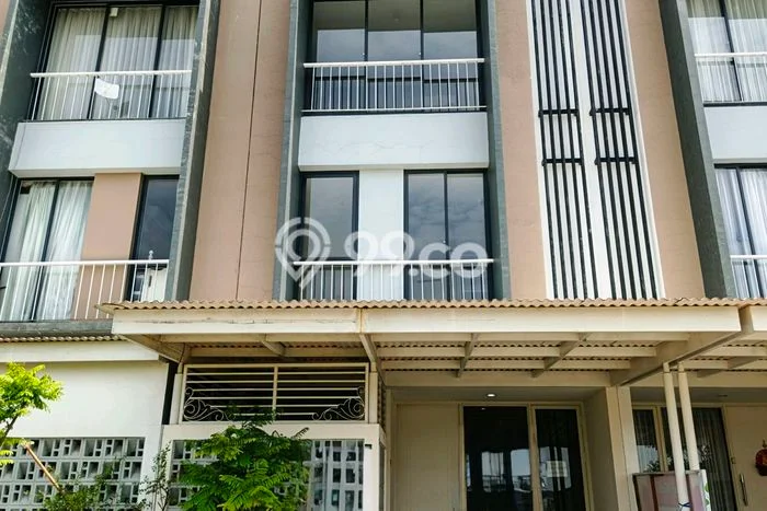 LOKASI TERBAIK! Rumah di Wiyung, 3 KM, Area Premium, Luas 57m2m² Bangunan 150m2m² LOKASI TERBAIK! Rumah di Wiyung, 3 KM, Area Premium, Luas 57m2m² Bangunan 150m2m²