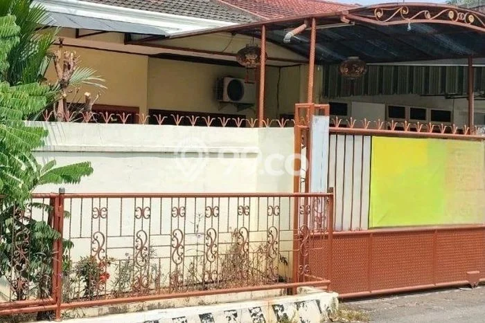 Jual Rumah Modern 5 KT di Taman Kota, Jakarta Barat Jual Rumah Modern 5 KT di Taman Kota, Jakarta Barat