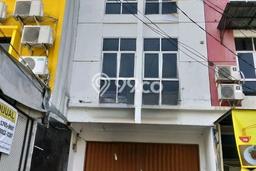 Unit Ruko Dijual di Jakarta Barat LT 70m2 & LB 200m2 Unit Ruko Dijual di Jakarta Barat LT 70m2 & LB 200m2