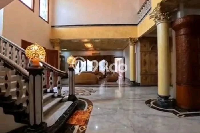Jual Rumah Mewah Elegan Dengan View Cantik di Permata Buana, Jakarta Barat Jual Rumah Mewah Elegan Dengan View Cantik di Permata Buana, Jakarta Barat