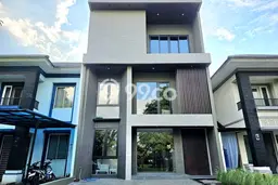 Ready to Use! Luxury House LT 160m2 Desain Elegan di Alam Sutera Ready to Use! Luxury House LT 160m2 Desain Elegan di Alam Sutera