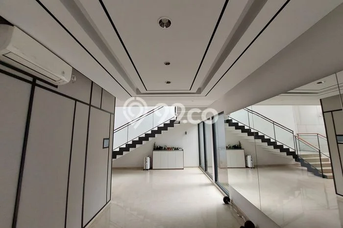 Ready to Use! Luxury House LT 495m2 Desain Elegan di Lengkong Kulon Ready to Use! Luxury House LT 495m2 Desain Elegan di Lengkong Kulon