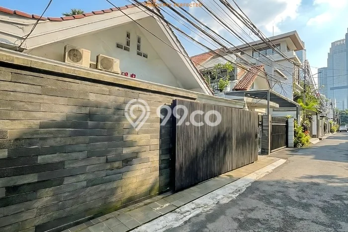 For Sale! Luxury House LT 189m2 Desain Modern di Senopati For Sale! Luxury House LT 189m2 Desain Modern di Senopati
