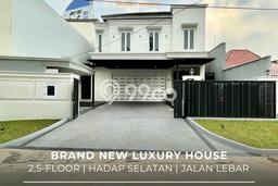 Ready to Use! Premium House LT 413m2 Desain Modern di Pondok Indah Ready to Use! Premium House LT 413m2 Desain Modern di Pondok Indah