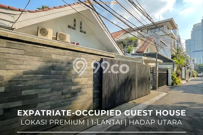 For Sale! Luxury House LT 189m2 Desain Modern di Senopati For Sale! Luxury House LT 189m2 Desain Modern di Senopati