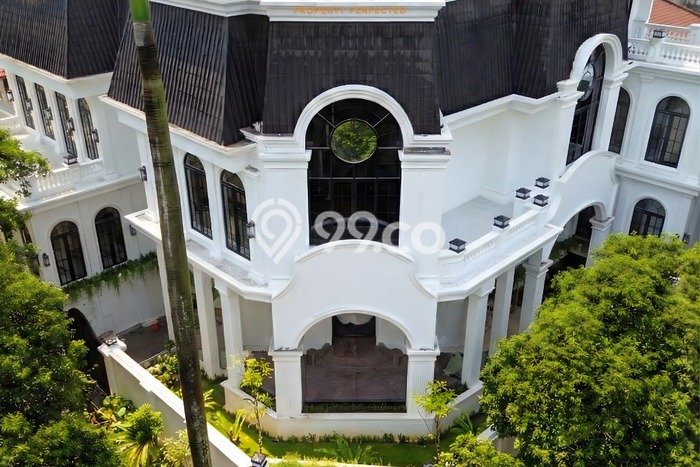 Hunian Mewah LB 2100m2 Siap Huni Desain Elegan di Pondok Indah, Jakarta Selatan Hunian Mewah LB 2100m2 Siap Huni Desain Elegan di Pondok Indah, Jakarta Selatan