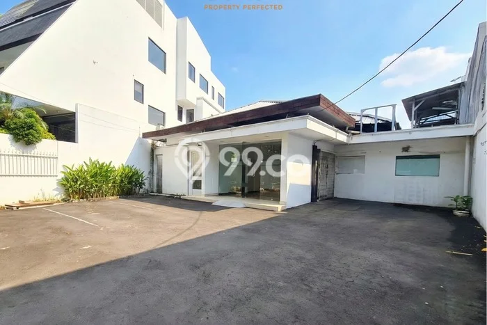 For Sale! Luxury House LT 456m2 Desain Modern di Senopati For Sale! Luxury House LT 456m2 Desain Modern di Senopati