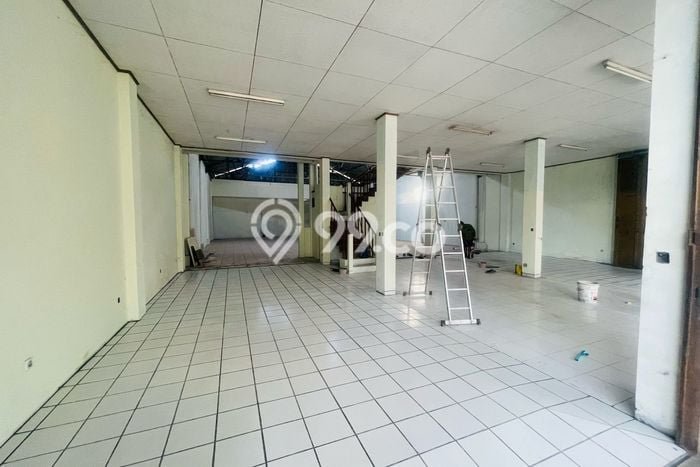 Ruko untuk Disewa di Pusat Cirebon Luas Bangunan 340m2 Ruko untuk Disewa di Pusat Cirebon Luas Bangunan 340m2