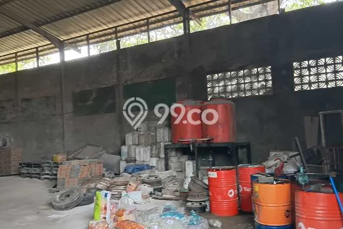 Disewakan Gudang komersial di Mundu luas bangunan 800m2 Disewakan Gudang komersial di Mundu luas bangunan 800m2