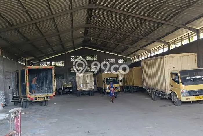 Disewakan Gudang komersial di Mundu luas bangunan 800m2 Disewakan Gudang komersial di Mundu luas bangunan 800m2