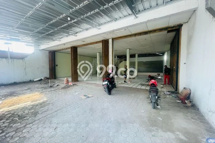 Ruko untuk Disewa di Pusat Cirebon Luas Bangunan 340m2 Ruko untuk Disewa di Pusat Cirebon Luas Bangunan 340m2