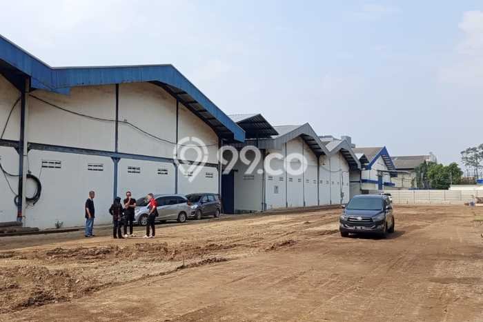 Disewakan Gudang di Kawasan Ramai Jatake Luas 2600m2 Disewakan Gudang di Kawasan Ramai Jatake Luas 2600m2