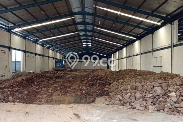 Disewakan Gudang di Kawasan Ramai Jatake Luas 2600m2 Disewakan Gudang di Kawasan Ramai Jatake Luas 2600m2