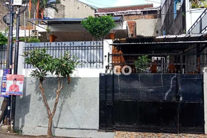 For Sale! Luxury House LT 280m2 Desain Modern di Tanah Kusir For Sale! Luxury House LT 280m2 Desain Modern di Tanah Kusir
