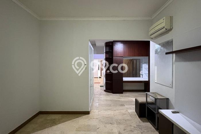 For Sale! Premium House LT 385m2 Desain Elegan di Pejaten For Sale! Premium House LT 385m2 Desain Elegan di Pejaten