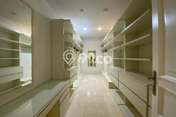 Rumah sewa siap pakai 3 Kamar Tidur di SCBD, Jakarta Selatan Rumah sewa siap pakai 3 Kamar Tidur di SCBD, Jakarta Selatan