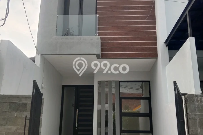 Dijual Hunian Rumah Terawat 4 KT di Manyar, Surabaya Dijual Hunian Rumah Terawat 4 KT di Manyar, Surabaya